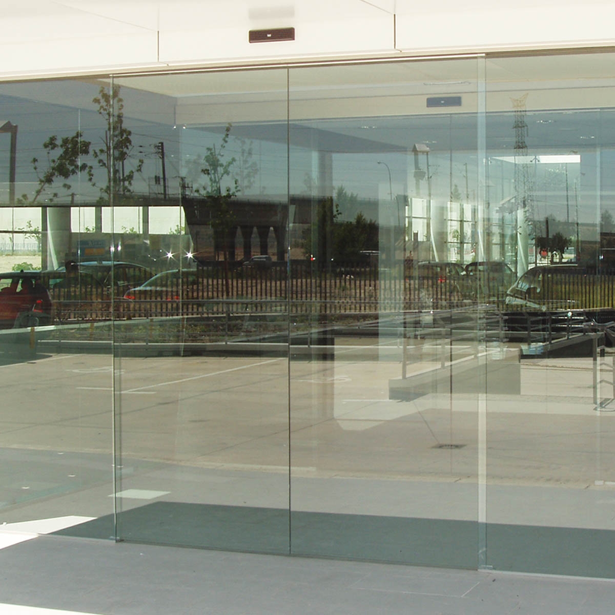 Dorma Frameless Sliding Glass Doors