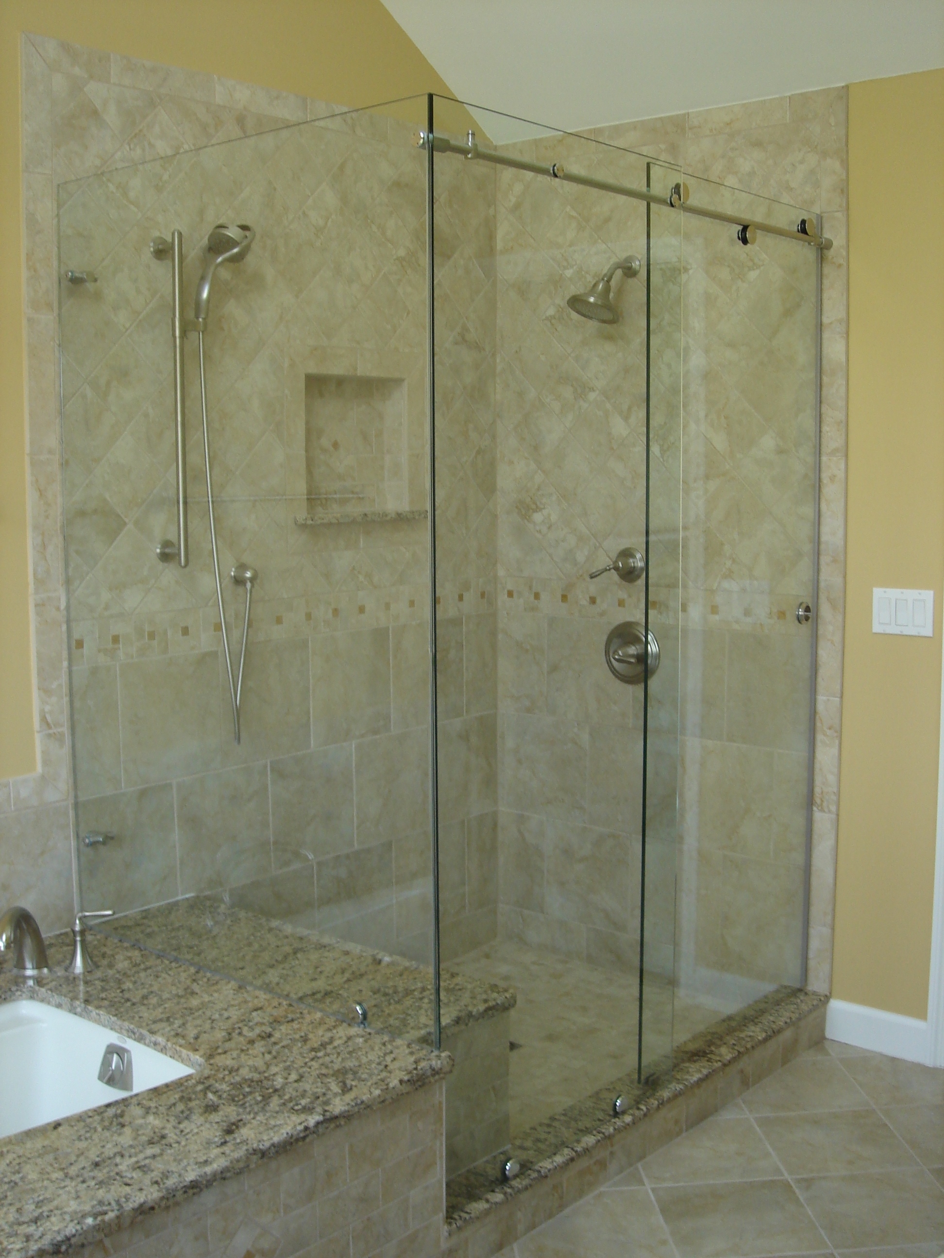 Fixed Panel Sliding Shower DoorFixed Panel Sliding Shower Door