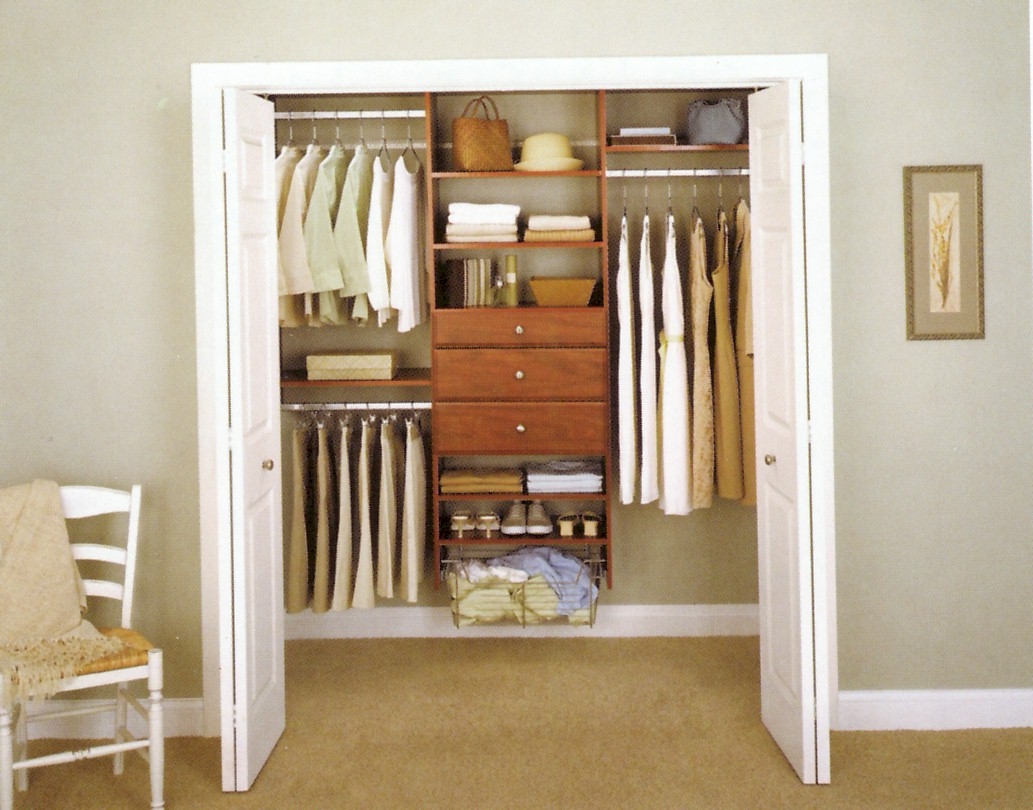 Organizing A Small Closet With Sliding Doors1033 X 810