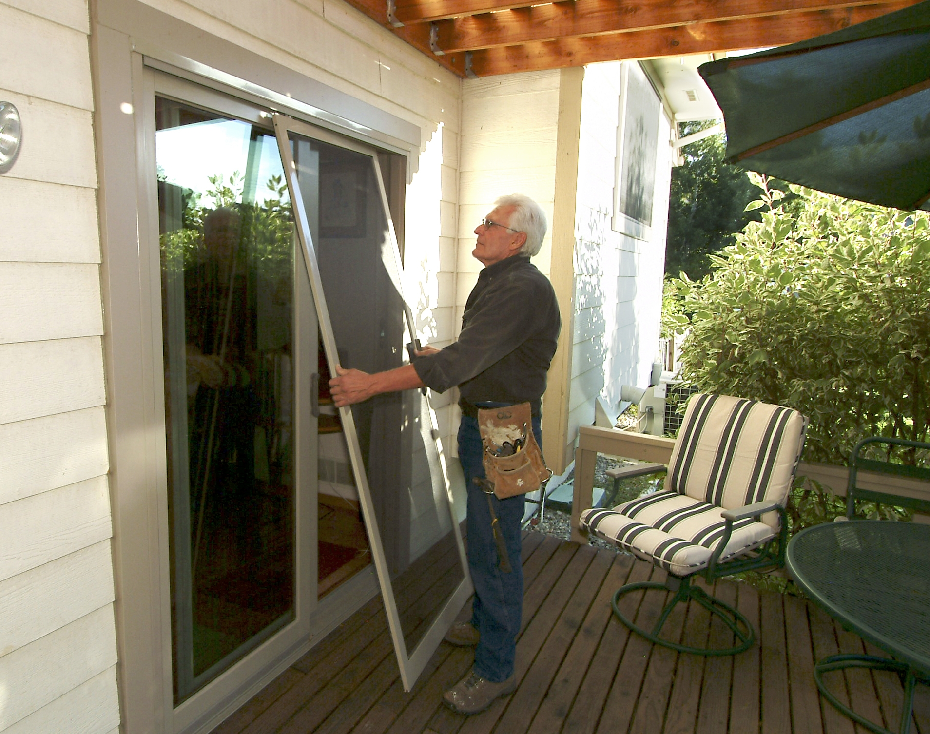 Adjusting Sliding Screen DoorAdjusting Sliding Screen Door