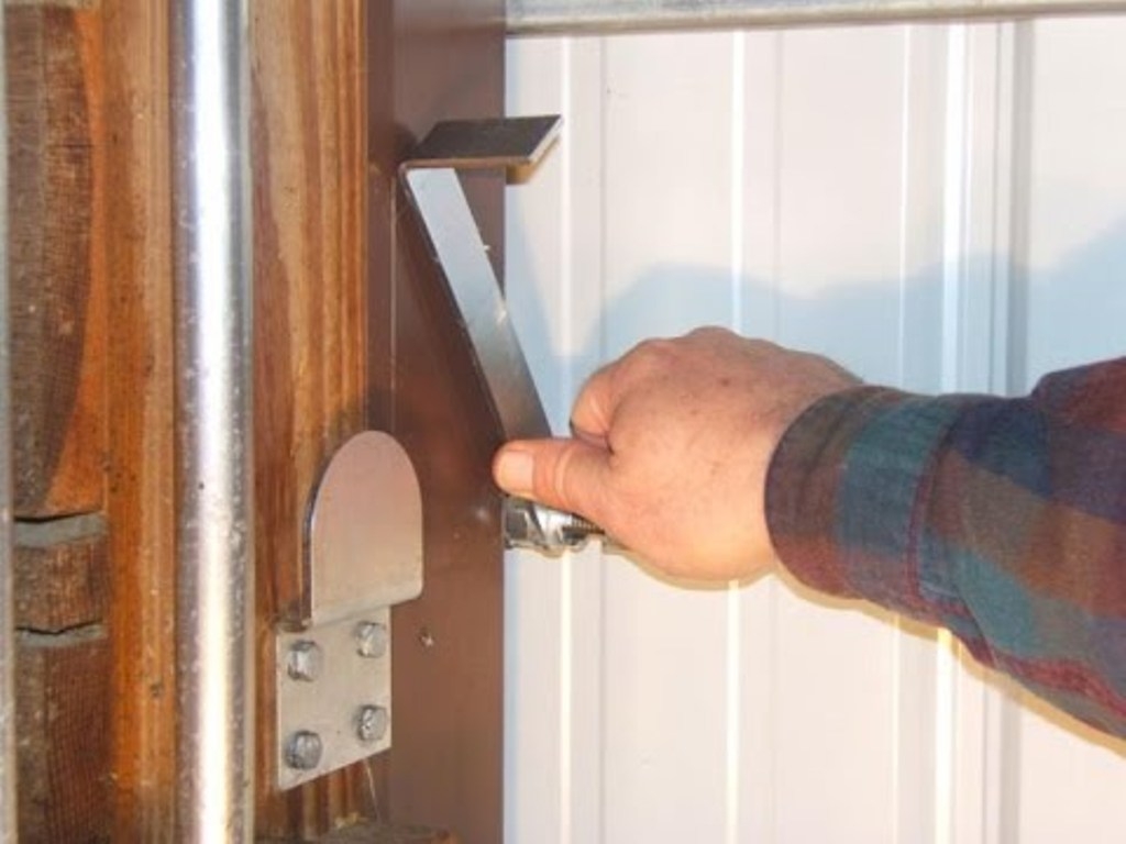 Pole Barn Sliding Door Lock