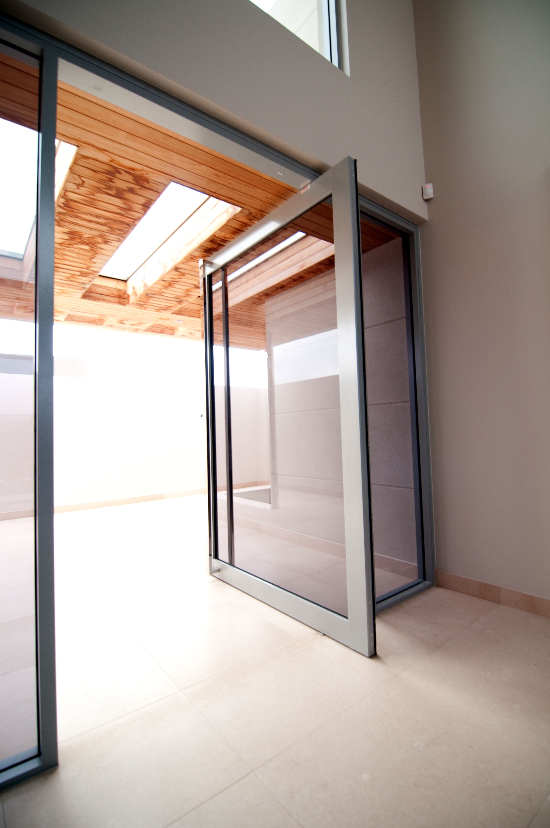 Center Pivot Sliding Glass DoorsCenter Pivot Sliding Glass Doors