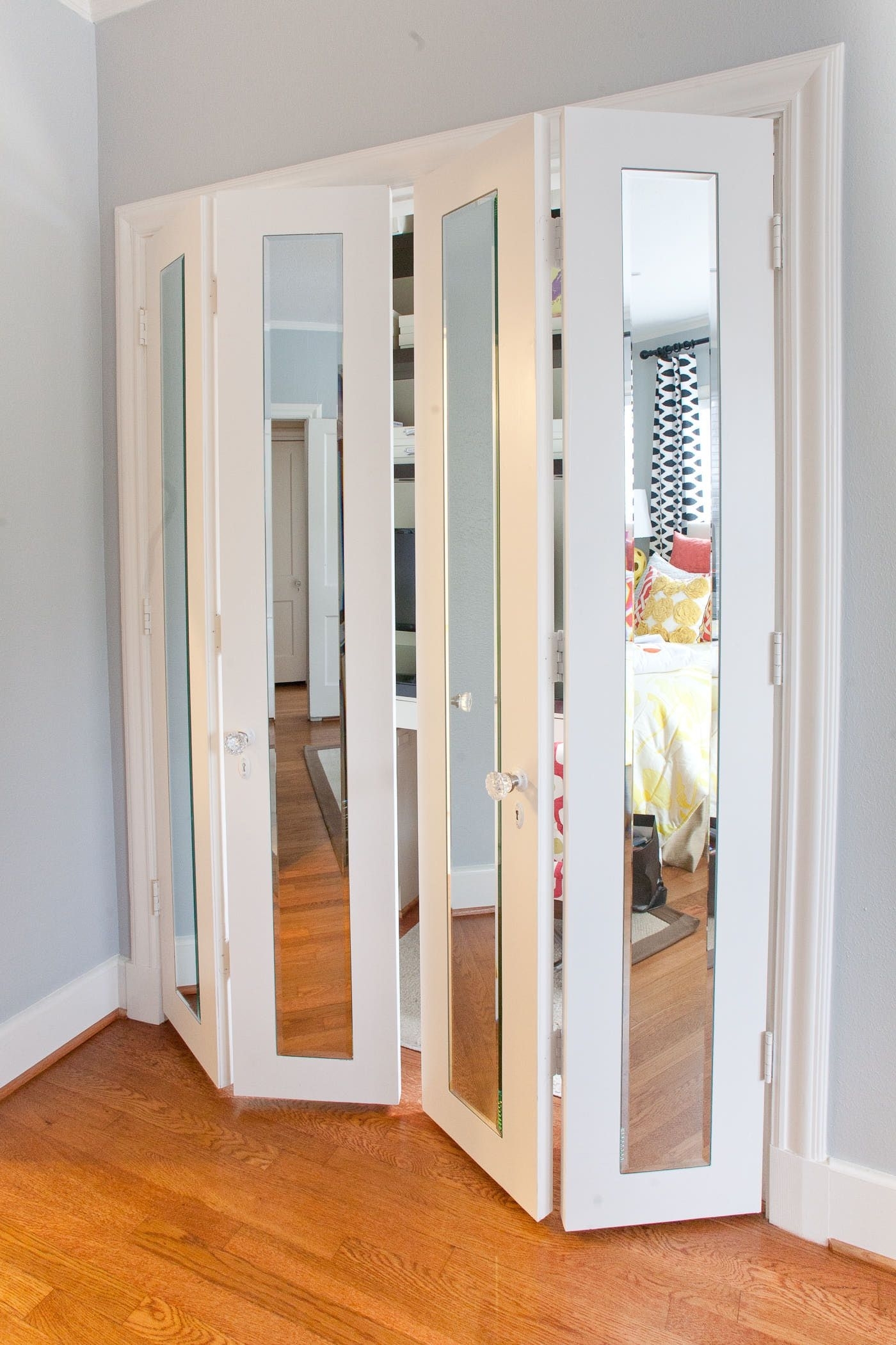 Bi Fold Vs Sliding Closet Doorsbi fold glass closet door closet doors