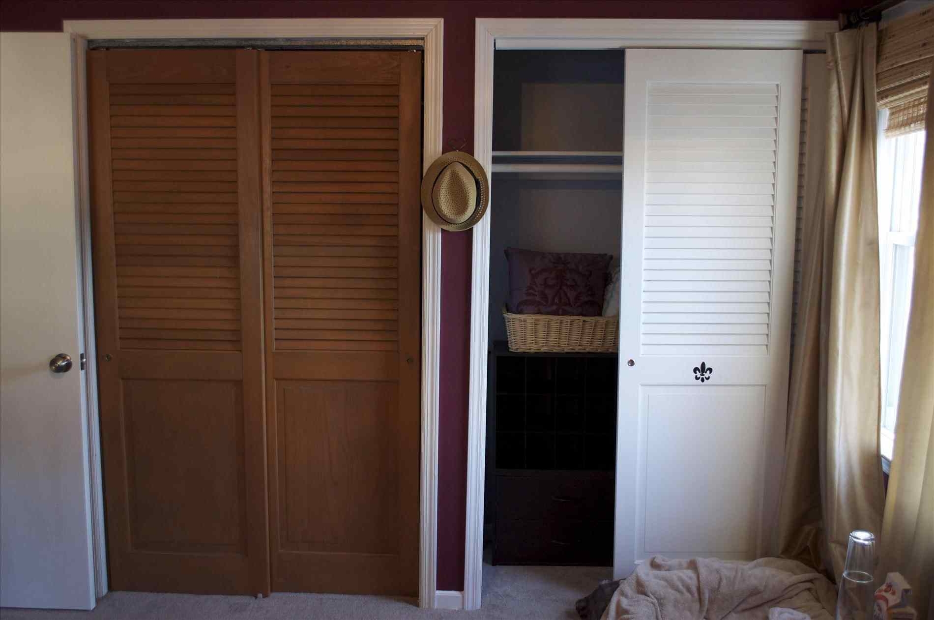 Wood Louvered Sliding Closet Doors1900 X 1261