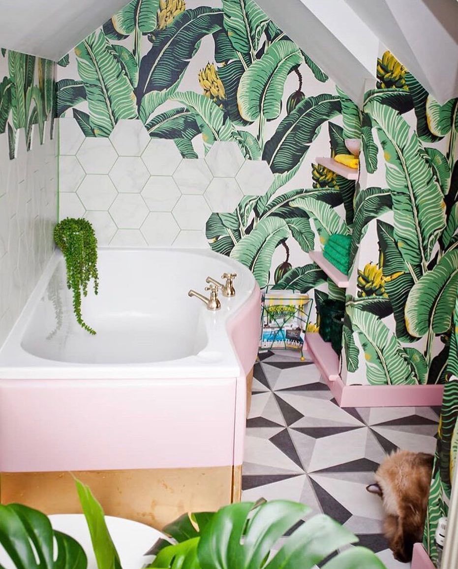 Imagine having bold colors and palm leaves everyday! Well, your