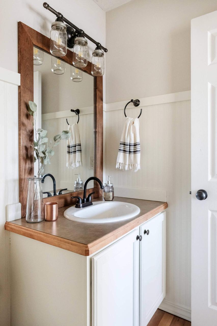 50+ Best Farmhouse Bathroom Design and Decor Ideas for 2021