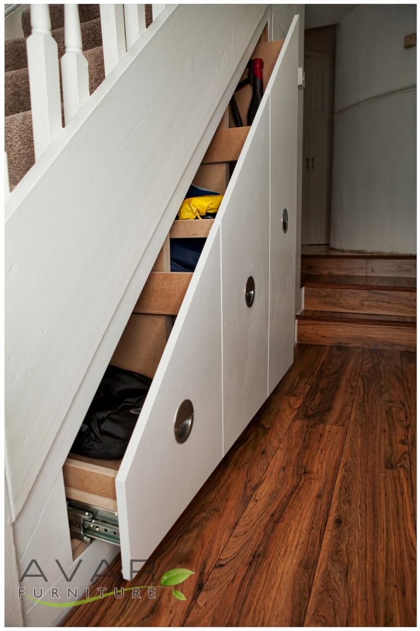 Under stairs storage ideas / Gallery 16 North London, UK Avar Furniture