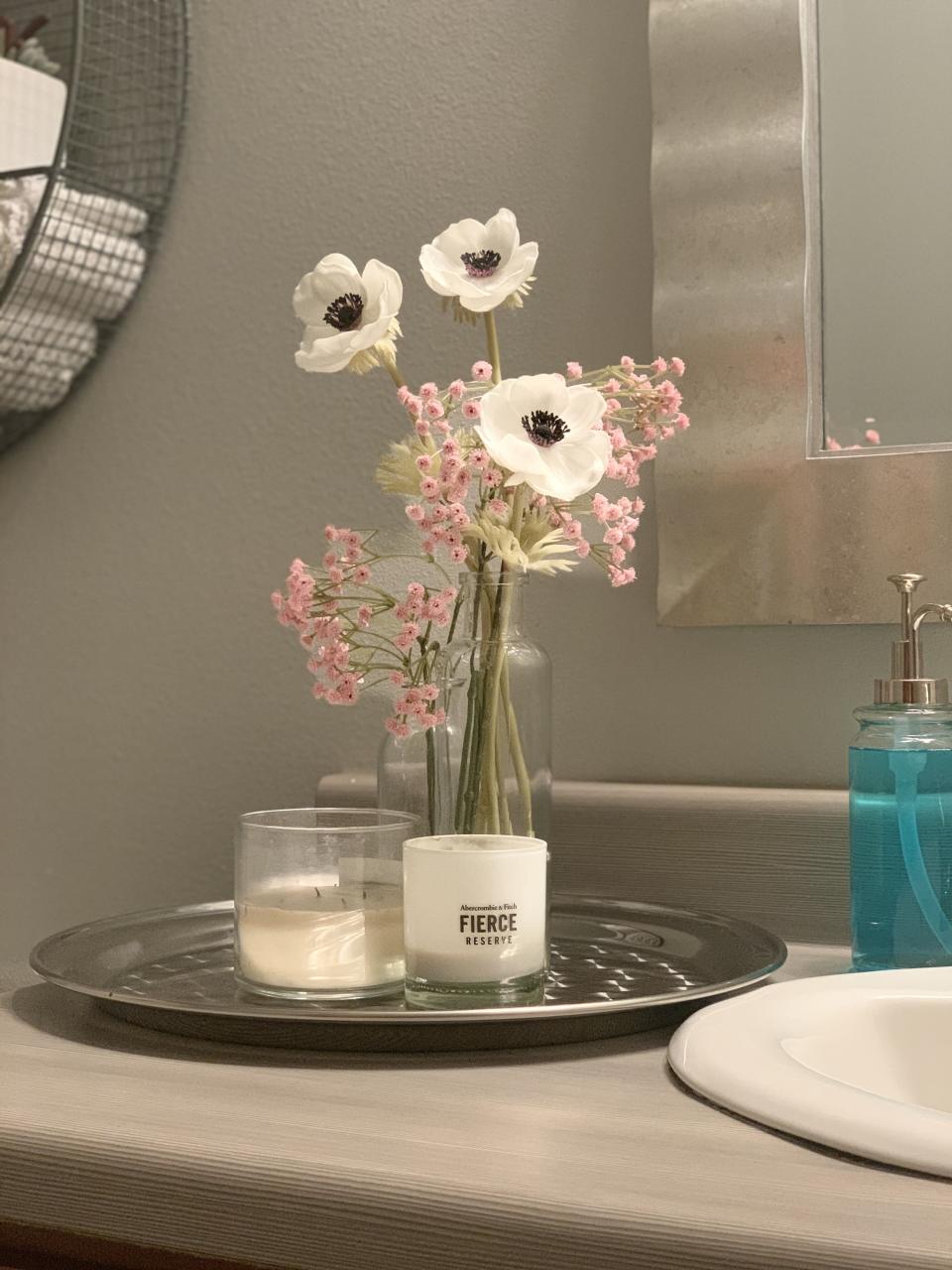 Bathroom Decor flowers & candles in 2020 Flower candle, Candle modern