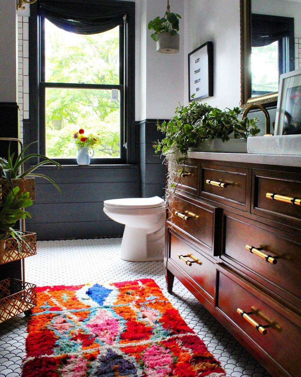 A vintageinspired bathroom Eclectic home, Eclectic bathroom, Home