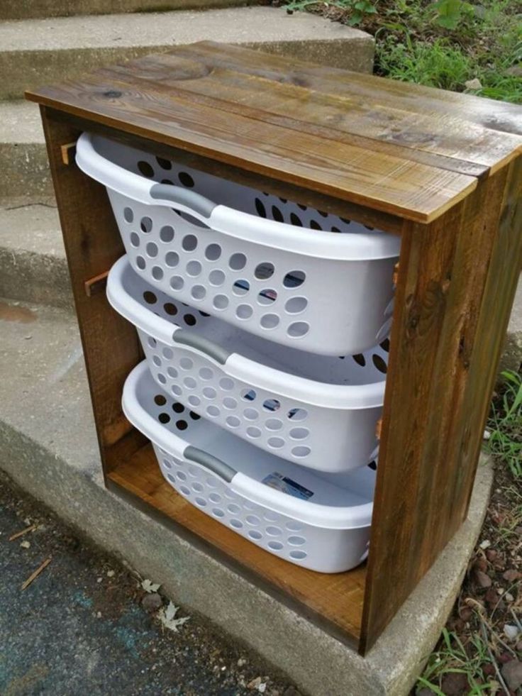 Interesting 15 Pallet Laundry Basket Holder Ideas For Easy And Simple