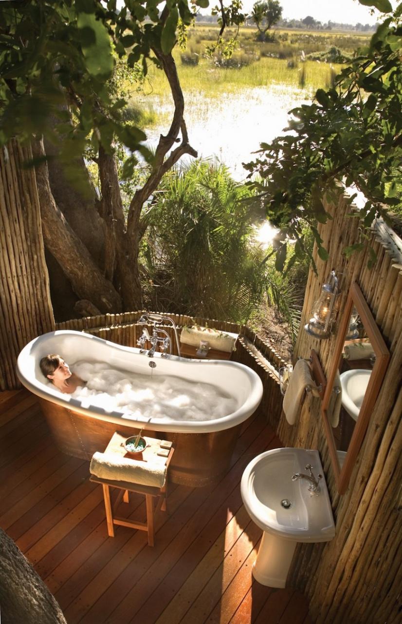 10 EyeCatching Tropical Bathroom Décor Ideas That Will Mesmerize You