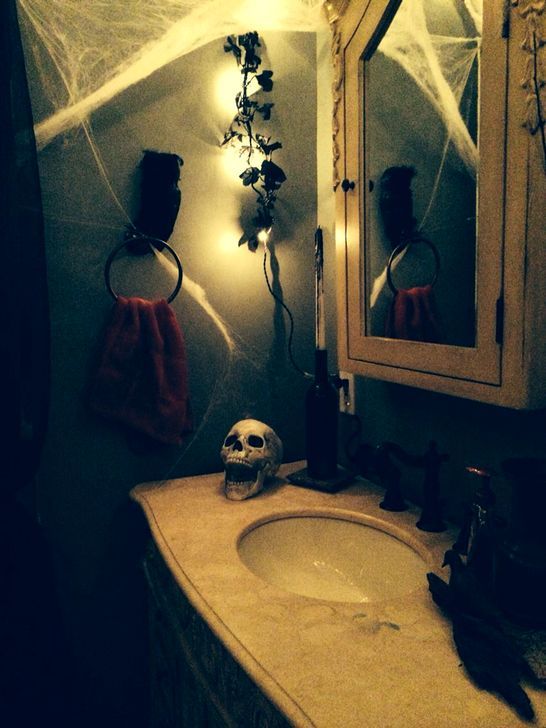 30+ Bootiful Halloween Decorating Ideas For Your Bathroom Halloween