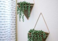 Treasure in the Detail, succulents, hanging succulents, bathroom, white