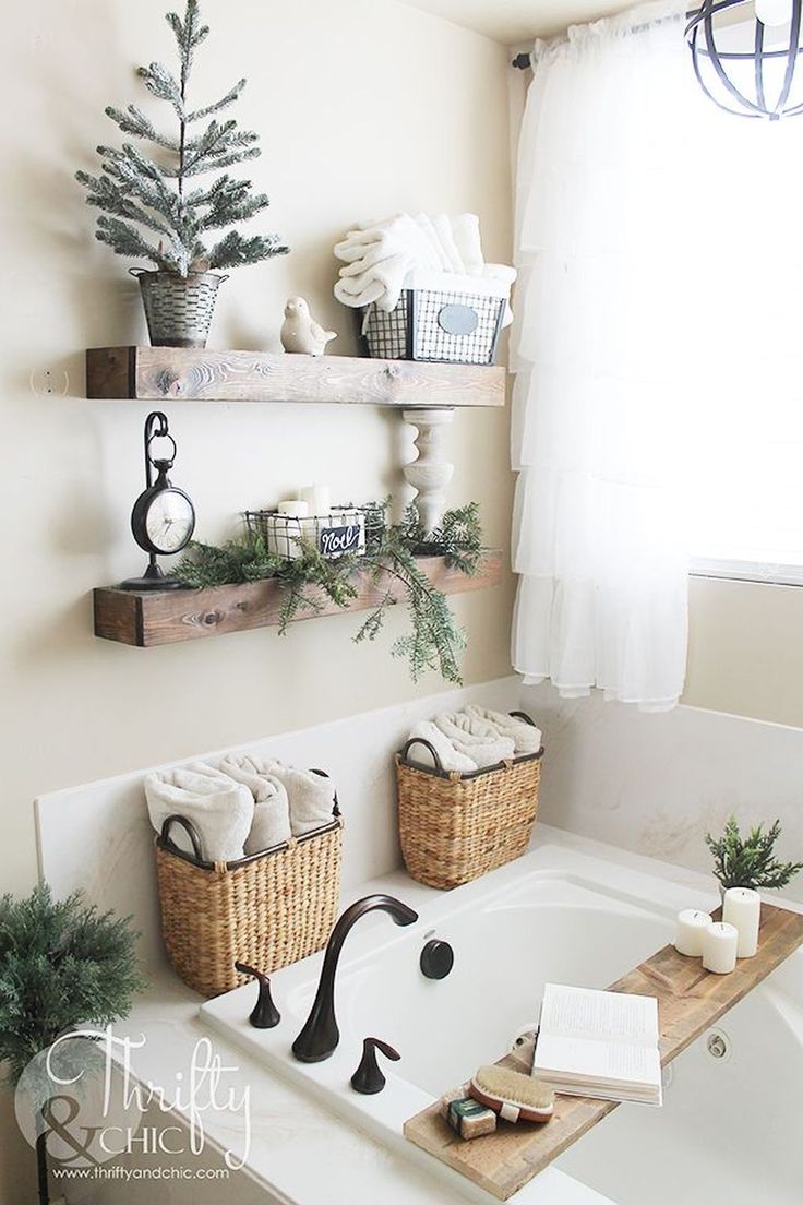 33 Popular Winter Bathroom Decoration Ideas Christmas bathroom decor