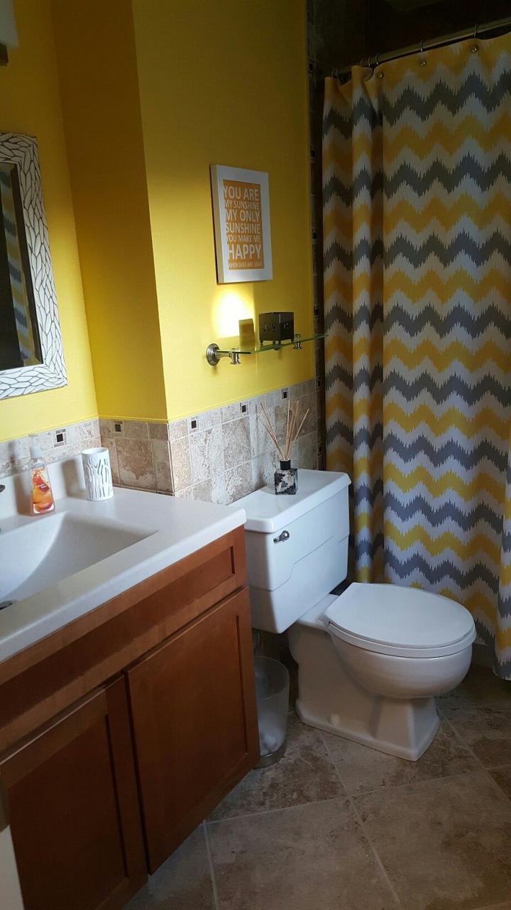 Yellow and gray bathroom Yellow bathroom decor, Yellow bathrooms