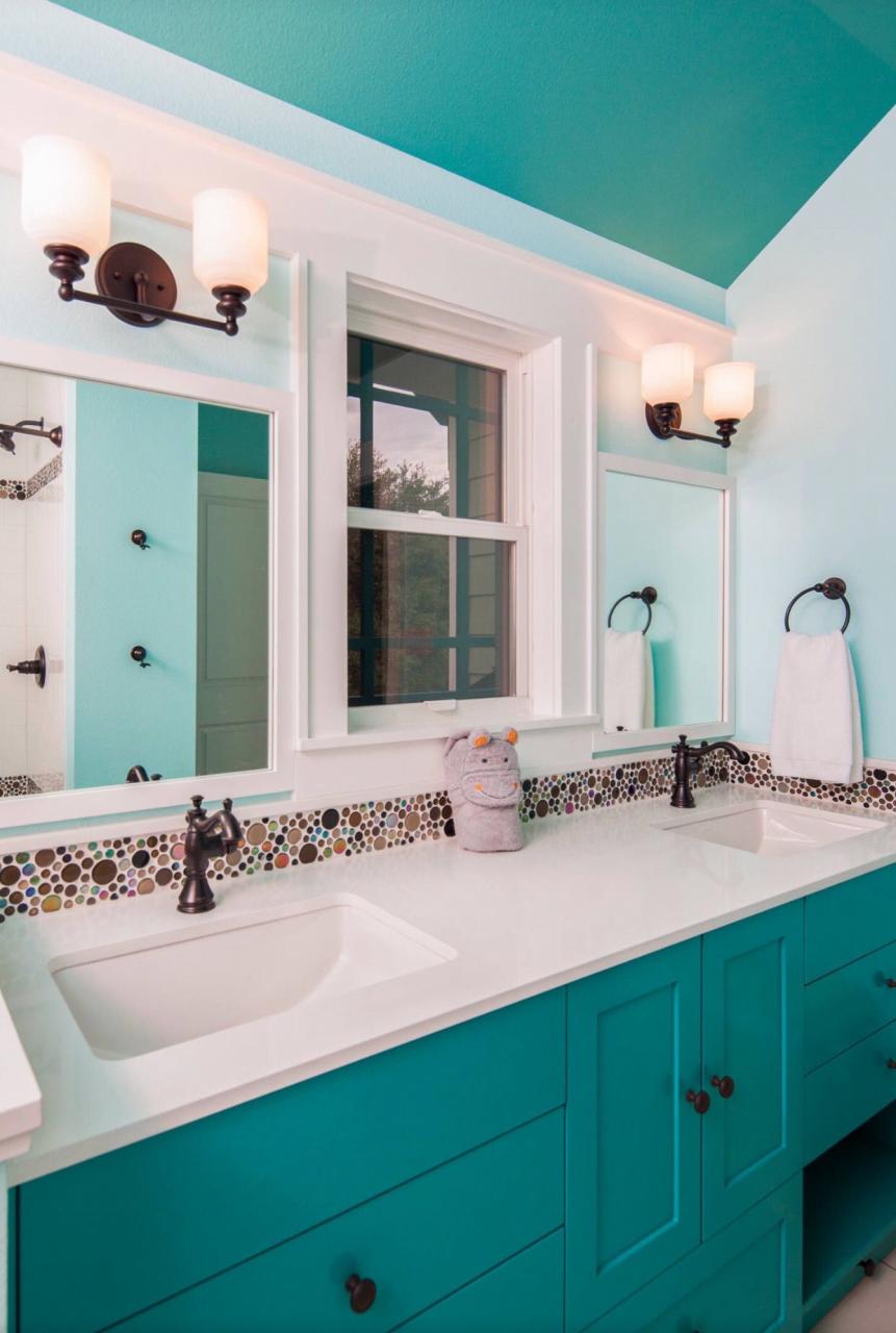 Teal painted Bathroom design, Turquoise bathroom, Kids' bathroom
