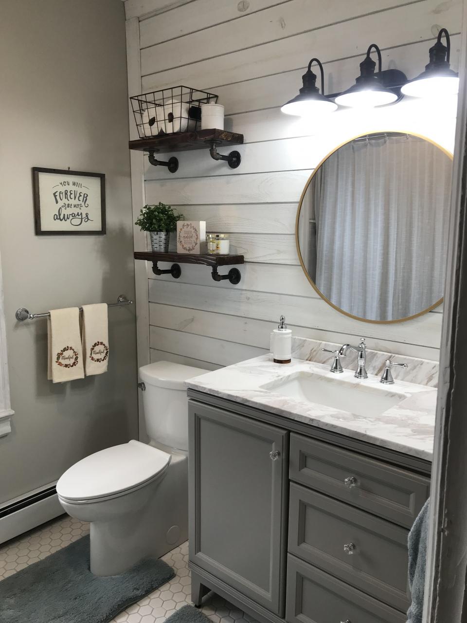 Pin by Sheri Gonzalez on Style Bathroom farmhouse style, Small