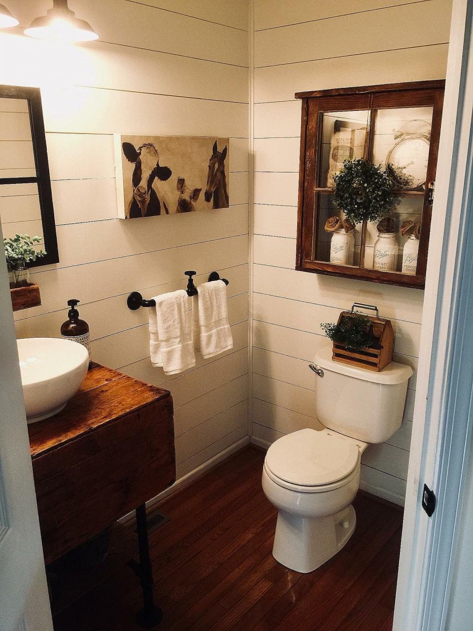 Awesome Bathroom Designs Pinterest Small rustic bathrooms, Bathroom