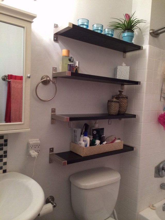 22+ Stunning Bathroom Shelf Decor Ideas