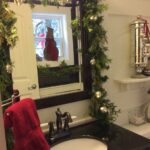 10+ Christmas Decor For Bathroom