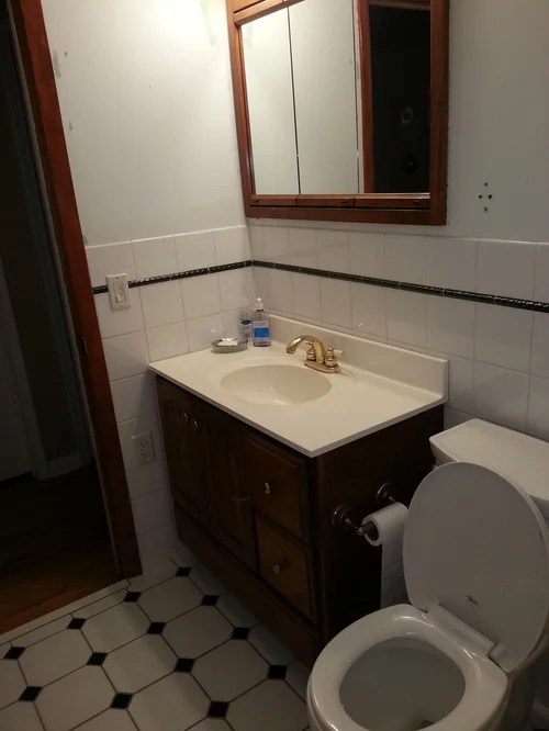 small 90s decor bathroom walls