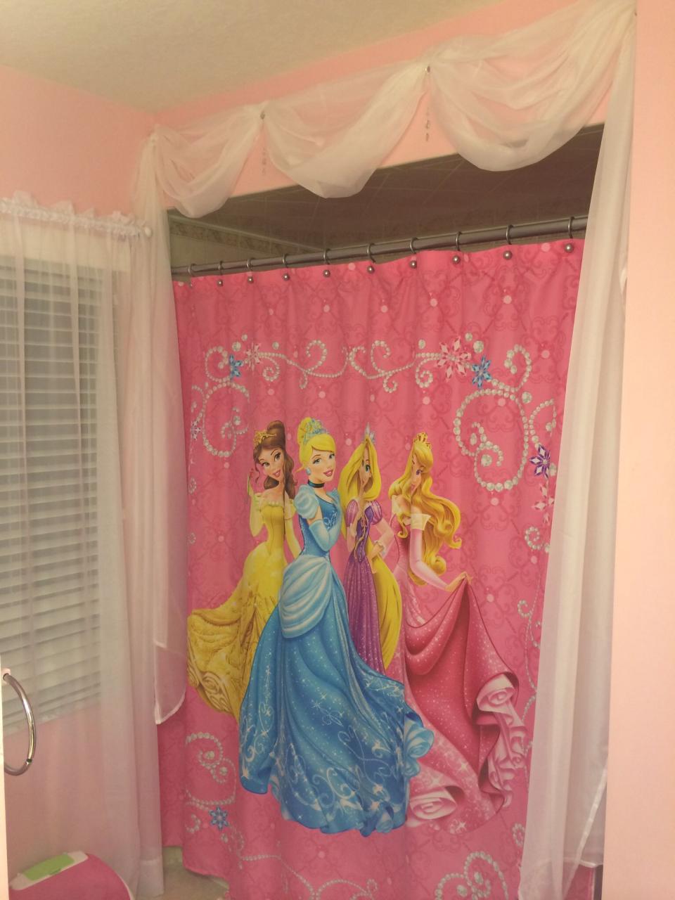 Princess bathroom for my kiddoes Girl bathroom decor, Princess
