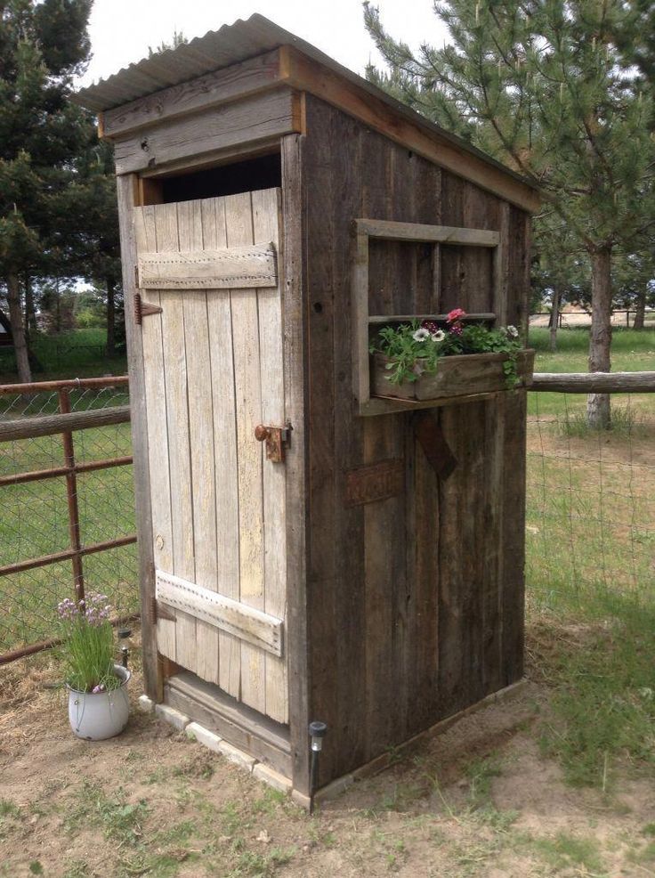rustic primitive bathrooms Primitivebathrooms Outhouse, Outhouse