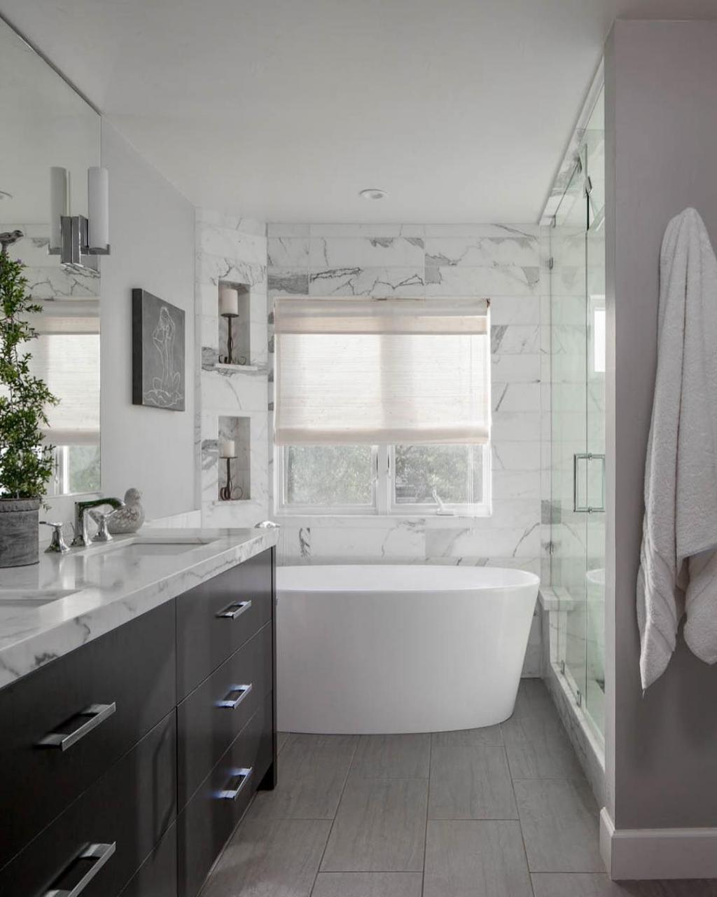 26+ Gray Bathroom Ideas Worthy of Your Experiments Grey bathrooms