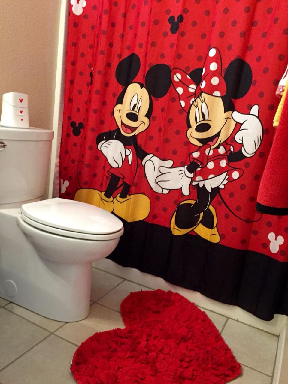 Mickey and Minnie Mouse bathroom decor Desain, Desain interior