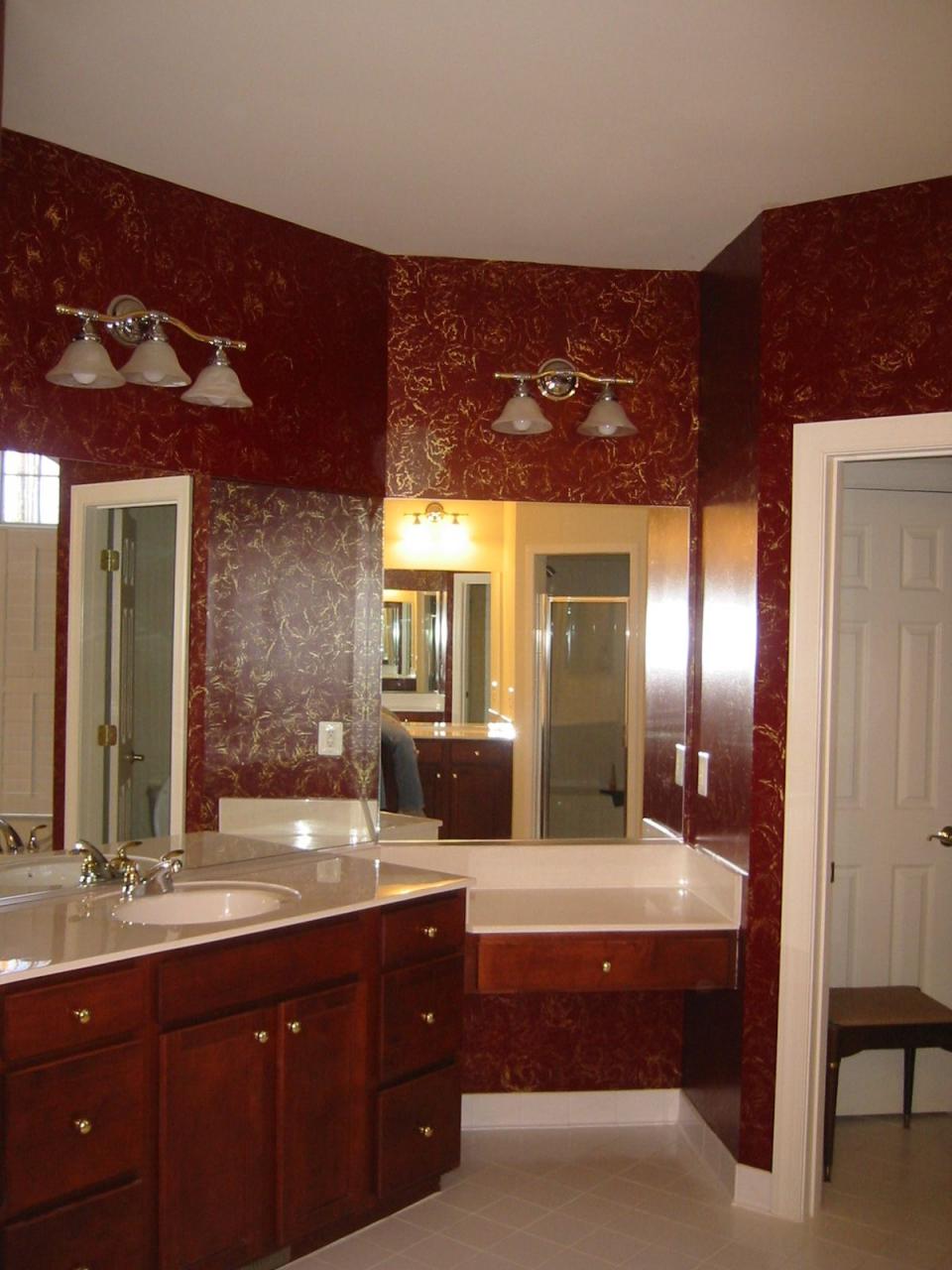 elegant burgundy bathroom Burgundy bathroom, Bathroom decor, Bathroom