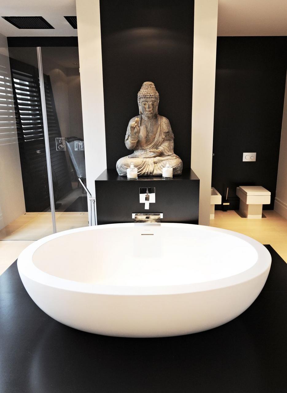 Aleksandra Miecznicka » Black&White Buddha decor, Home, Design