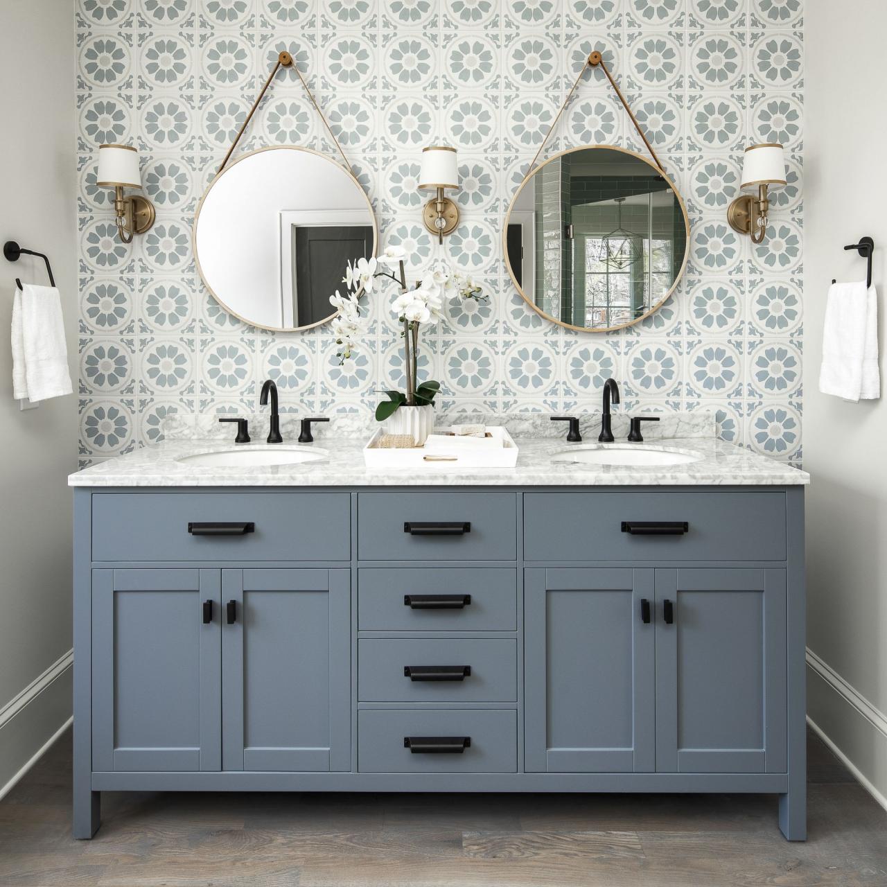 Striking master vanity wall with floor to ceiling porcelain tile