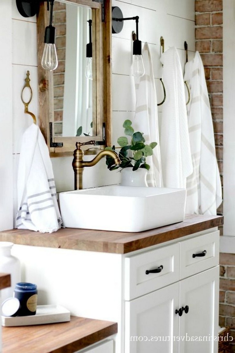 65+ Beautiful Rustic Farmhouse Style Bathroom Design Ideas Page 9 of 65