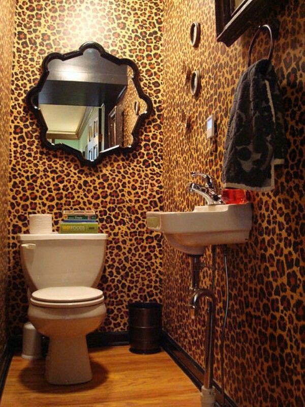 Leopard bathroom wall Animal print decor, Animal print bathroom