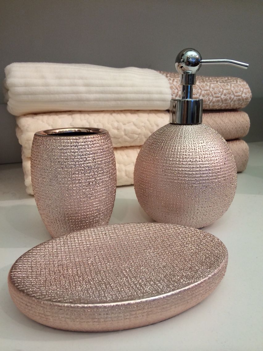 Rose gold bathroom accessories at Homegoods and Marshall's Decoração