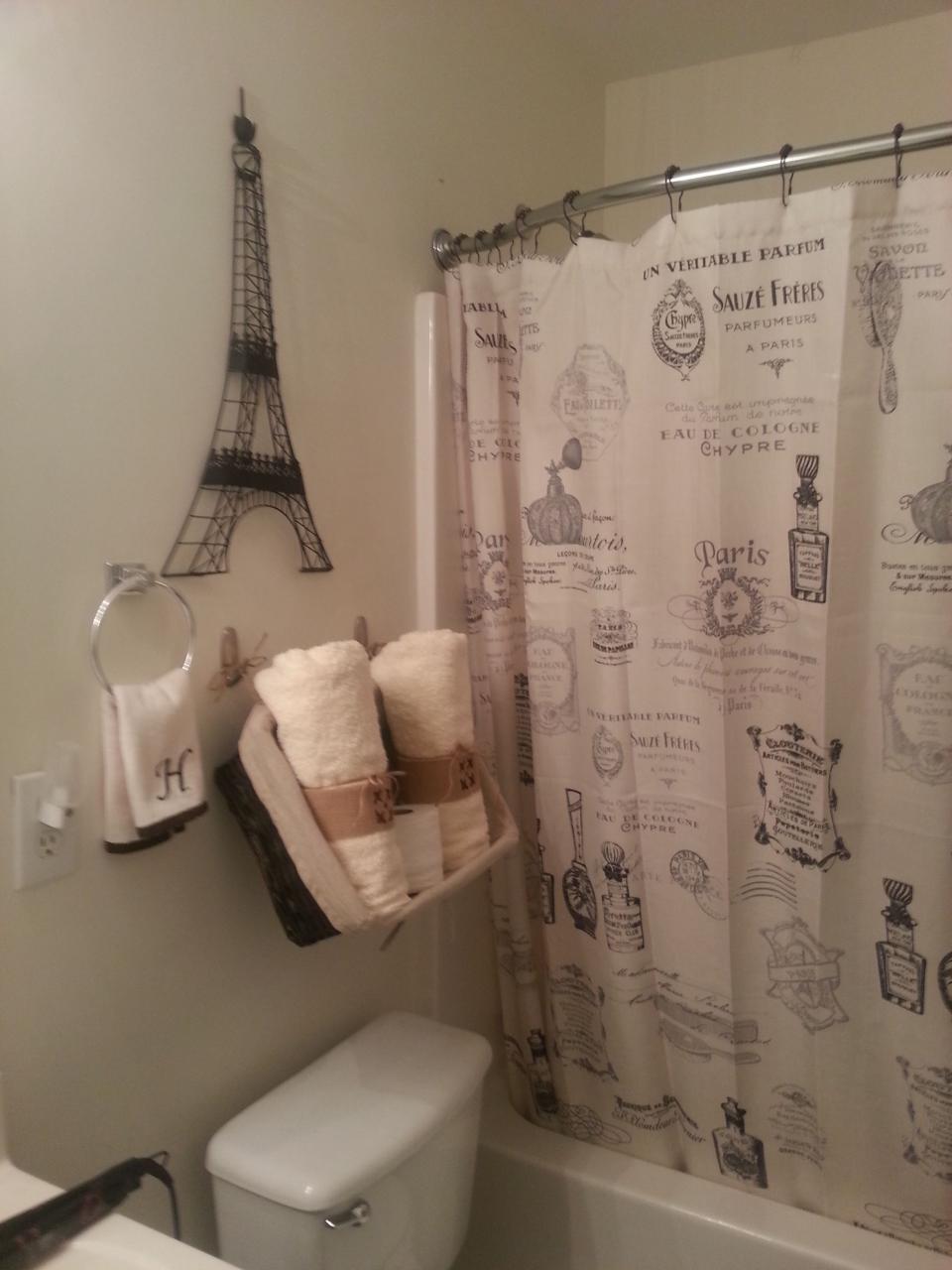 Paris Themed Bathroom (shower curtains), and eiffel tower decor