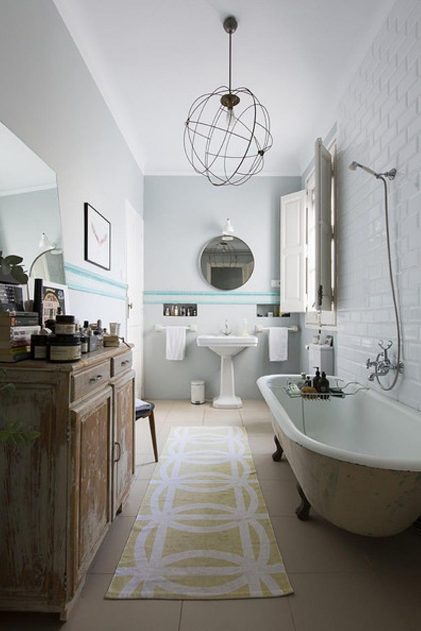 Add Glamour With Small Vintage Bathroom Ideas French bathroom decor