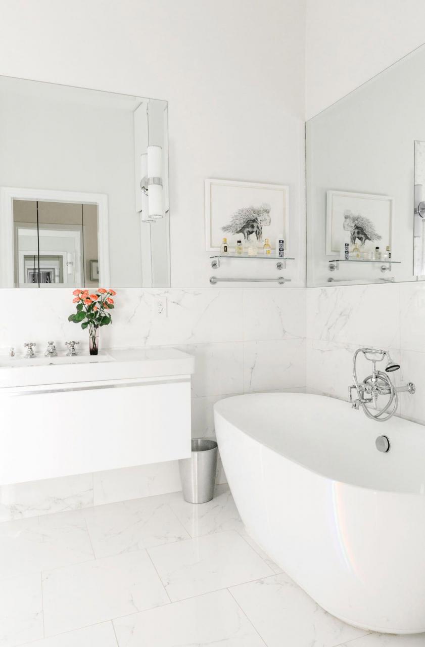 Elegant photo smallbathroomtileideas in 2020 White bathroom designs