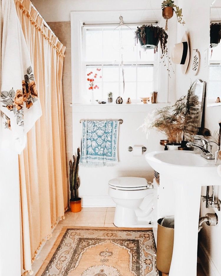 Instagram leahhofff Boho bathroom decor, Modern farmhouse bathroom