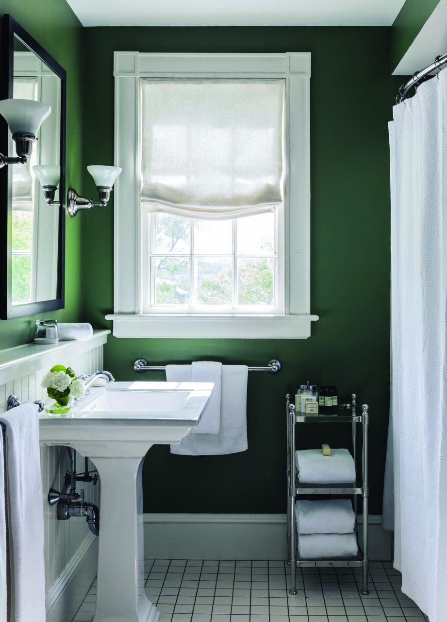 10 Paint Color Ideas for Small Bathrooms Homes Tre Green bathroom