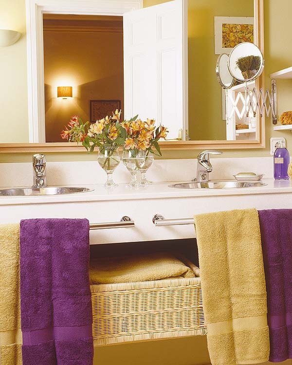 17 Best images about Purple and gold bathroom on Pinterest Purple