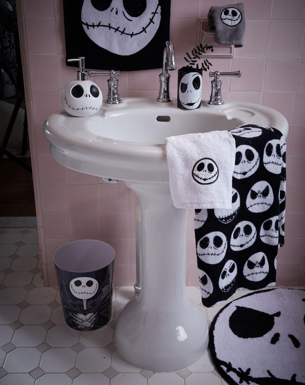 This is Halloween! Fill your bathroom with the Pumpkin King