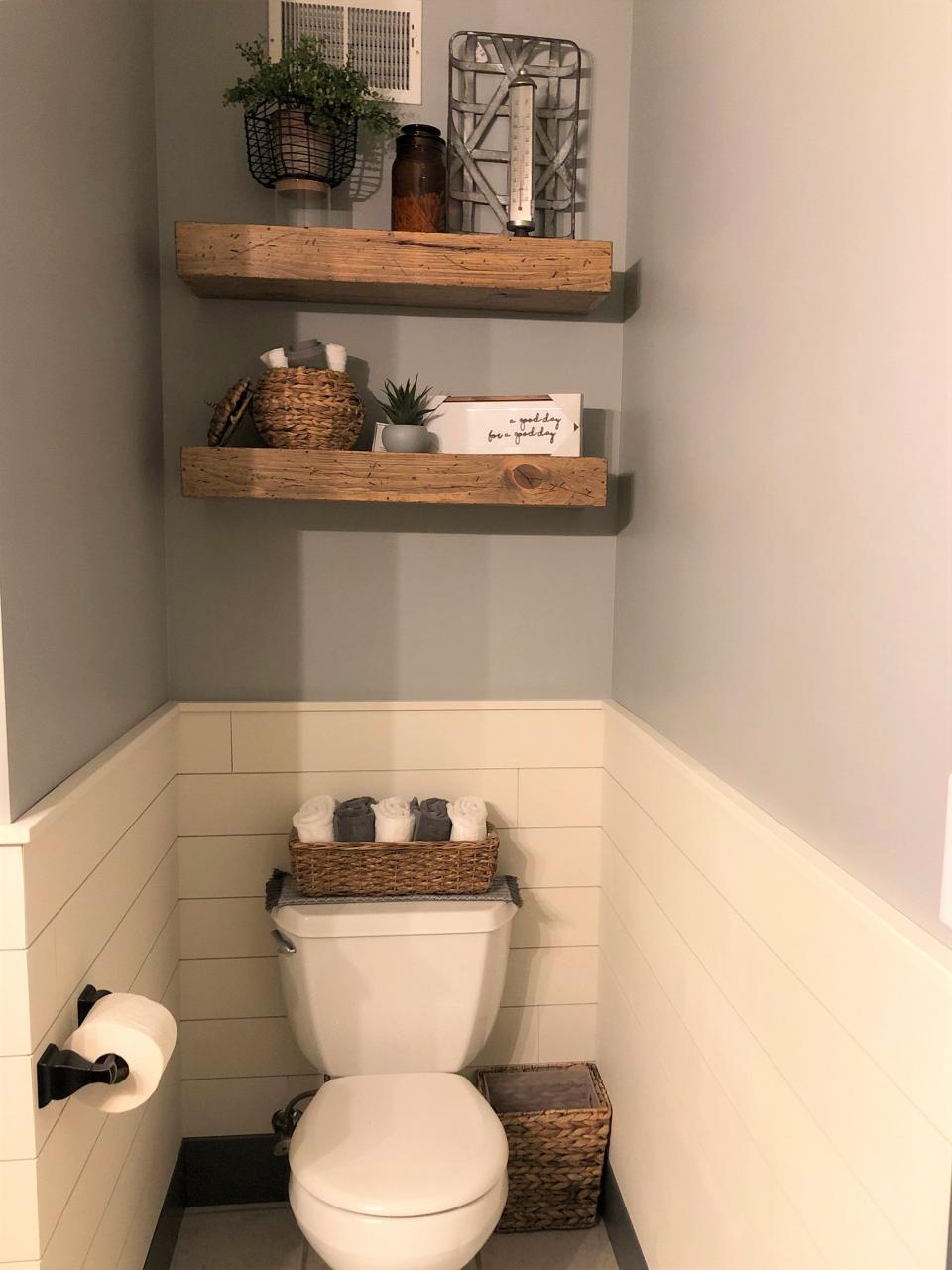 10+ Decorating Ideas For Bathroom Shelves