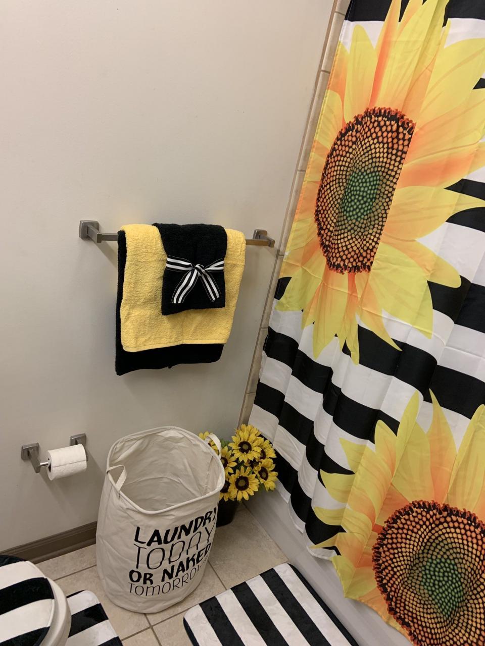 I want my bathroom like this Sunflower home decor, Restroom decor