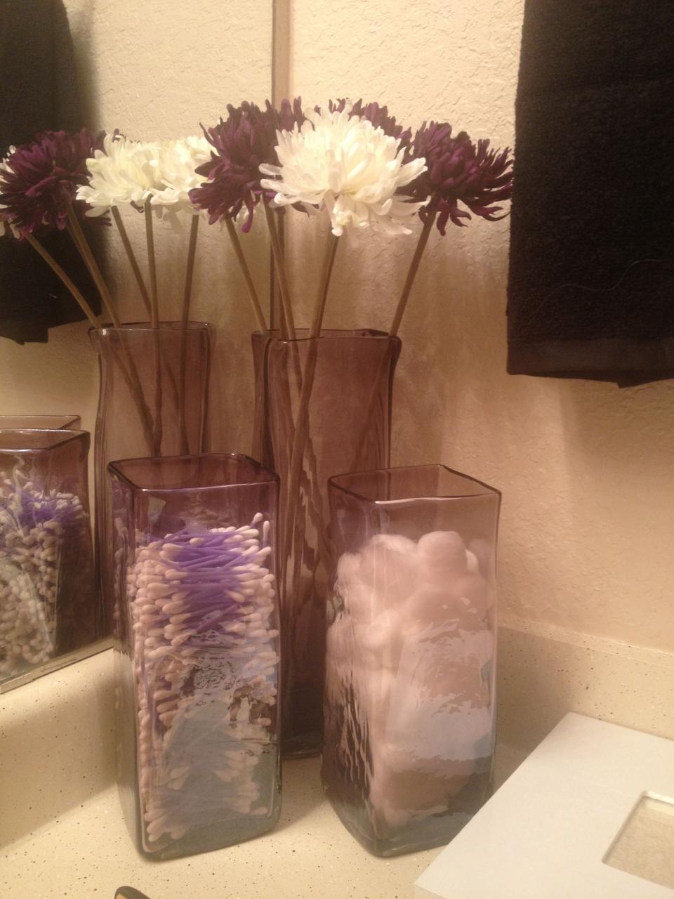 Modern way of bathroom storage! Bathroom storage, Glass vase, Decor