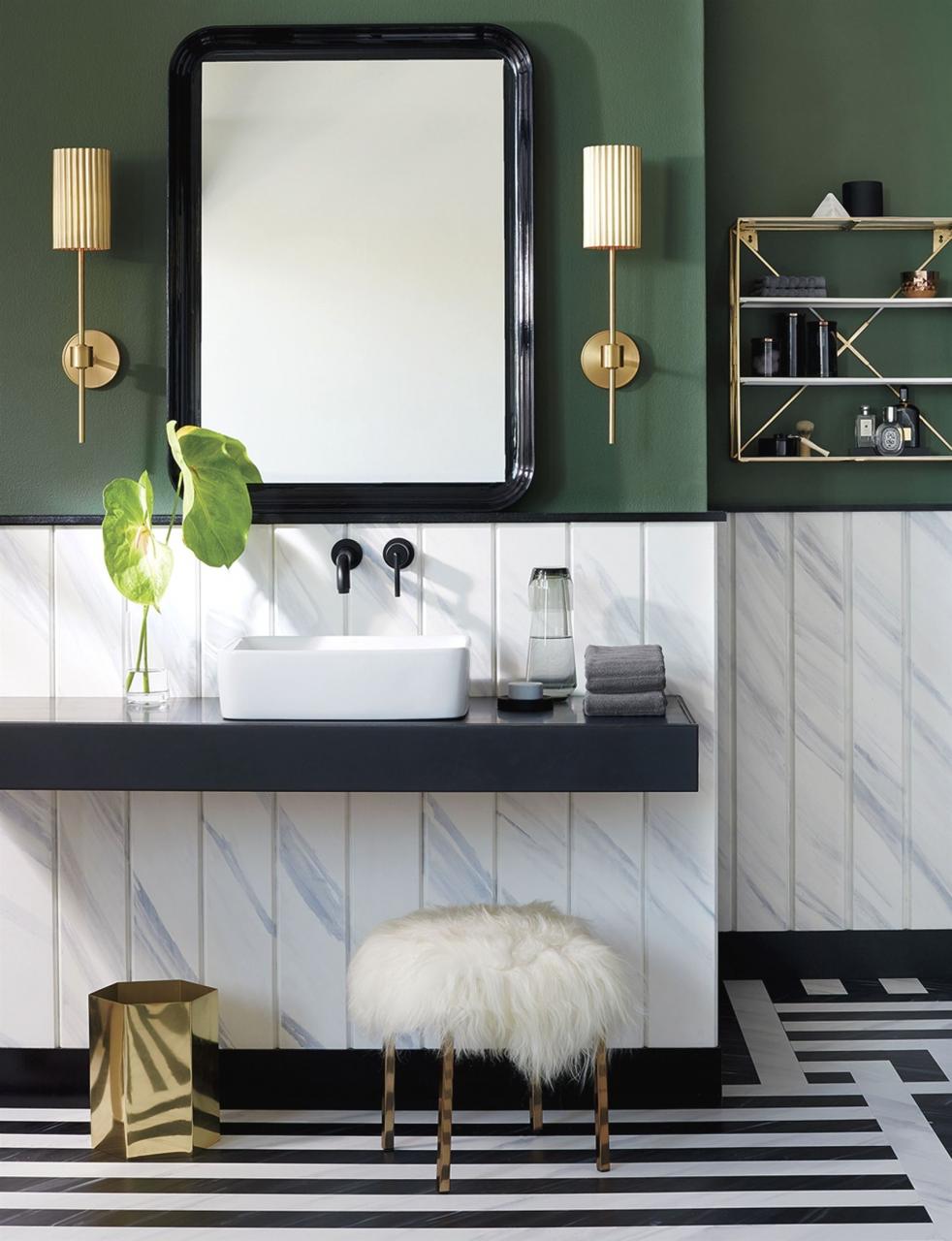 Modern bathroom. Forest green wall color is speaking to me 