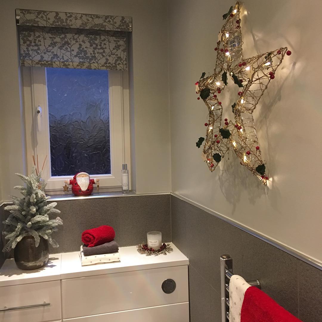 35 Christmas Bathroom Decor Ideas to Help You Spread Christmas JOY