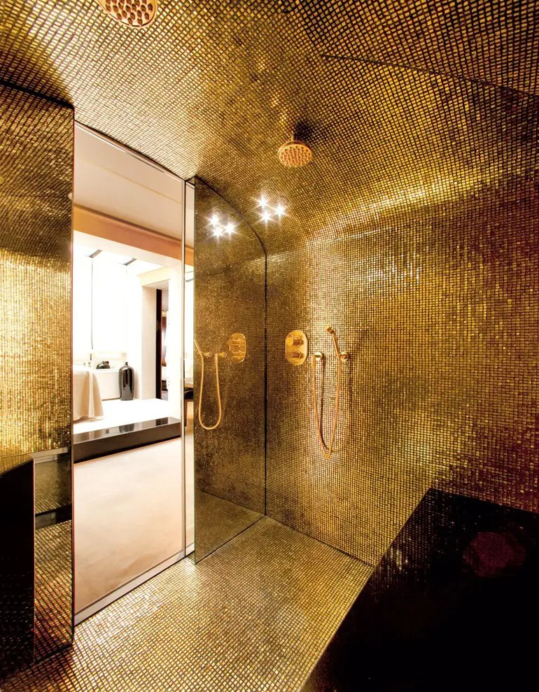 25+ Luxury Gold Master Bathroom Designs With Gold Fixtures (Pictures)