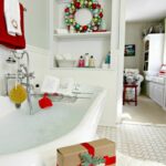 15 Brilliant Christmas Bathroom Decor Ideas