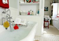 15 Brilliant Christmas Bathroom Decor Ideas